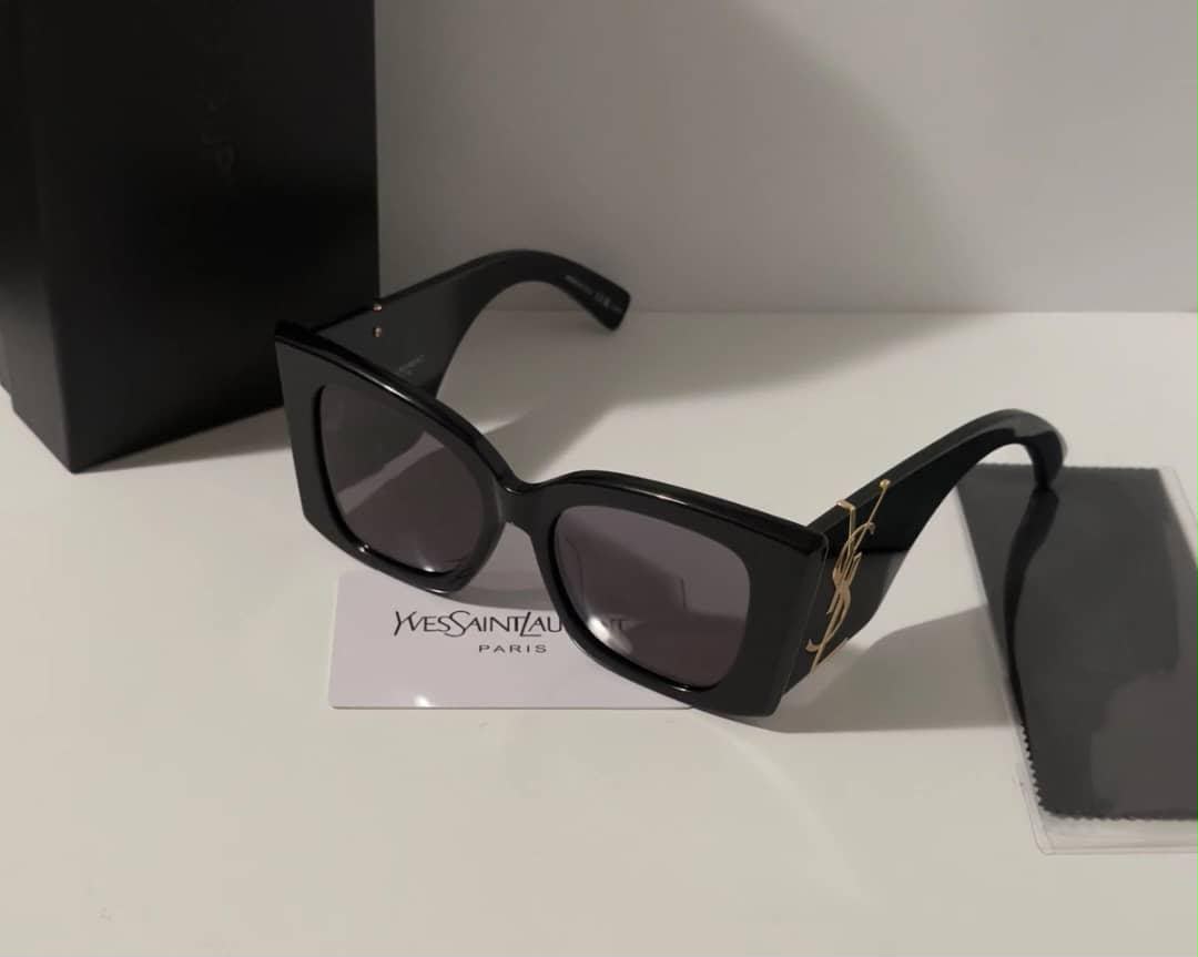 Saint Laurent Black /gold