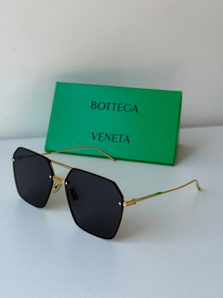 Bottega Veneta BV1045S 001